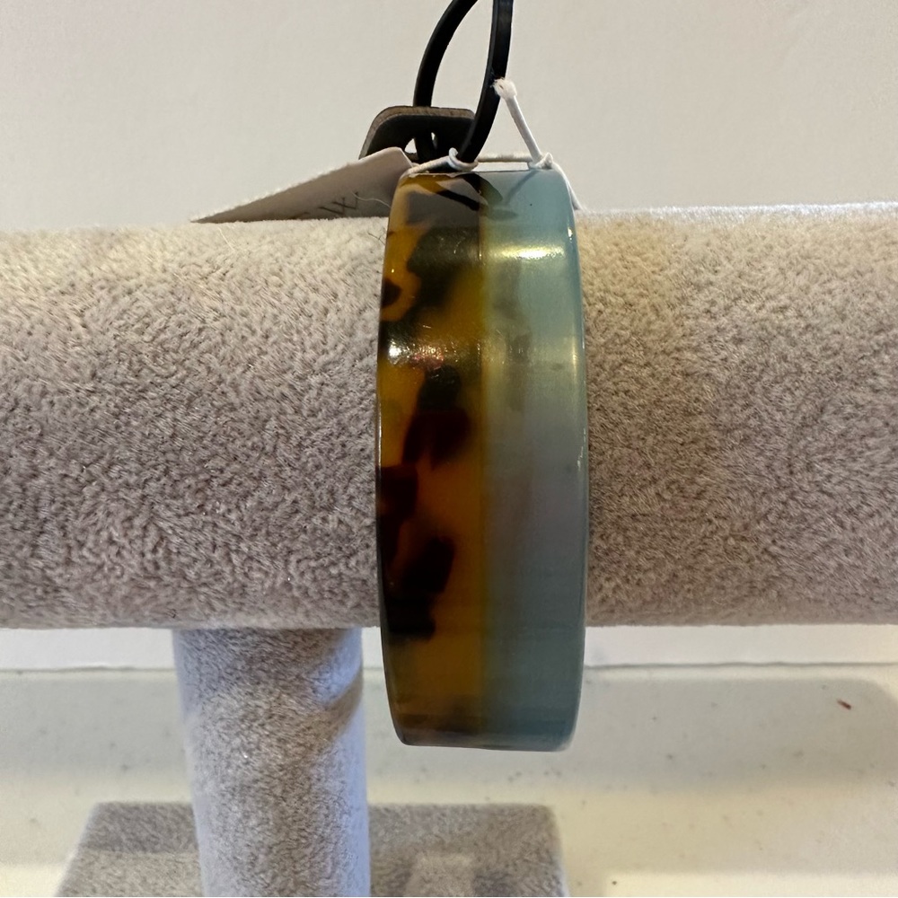 NWT J. Crew Bangle Bracelet- gold tone interior, faux tortoise & blue acrylic - Picture 4 of 14